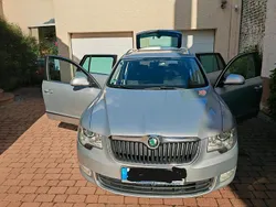 Silber Gebraucht 2013 Skoda Superb Kombi | 10.000 € (Fairer Preis)
