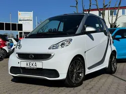 Kristallweiß & cool silver Gebraucht 2015 Smart ForTwo Cabrio Brabus Cabrio | 9.990 €