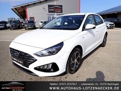Weiß Gebraucht 2023 Hyundai i30 Select Limousine | 16.990 € (Fairer Preis)