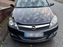 Schwarz Gebraucht 2008 Opel Astra GTC Coupé | 1.899 € (Etwas zu teuer)