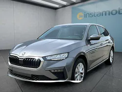 Grau Gebraucht 2024 Skoda Scala Kleinwagen | 21.649 € (Guter Preis)