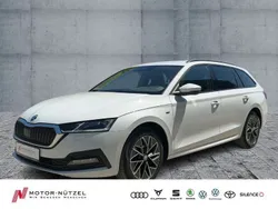 Moonweiss metallic Gebraucht 2022 Skoda Octavia Ambition Kombi | 25.490 € (Fairer Preis)