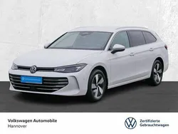 Pure white Gebraucht 2025 VW Passat Business Kombi | 34.890 € (Superpreis)