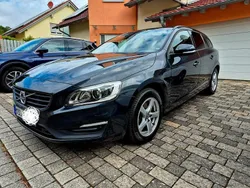 Grau Gebraucht 2017 Volvo V60 Business Edition Kombi | 20.200 € (Teuer)