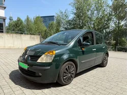 Grün Gebraucht 2005 Renault Modus Dynamique Van / Kleinbus | 990 € (Fairer Preis)