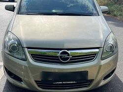 Gelb Gebraucht 2008 Opel Zafira Van / Kleinbus | 2.000 €