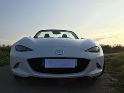 Weiß Gebraucht 2016 Mazda MX5 Sports-Line Cabrio | 17.900 € (Guter Preis)