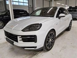 Weiß Gebraucht 2024 Porsche Cayenne SUV | 107.500 € (Etwas zu teuer)