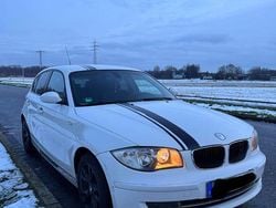 Weiß Gebraucht 2007 BMW 118 Sport Line Kleinwagen | 3.650 € (Fairer Preis)