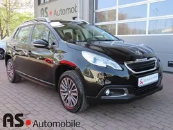 Lackierung schwarz perla nera/ Gebraucht 2016 Peugeot 2008 Active SUV | 7.390 € (Fairer Preis)
