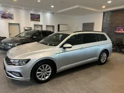 Silber Gebraucht 2020 VW Passat Kombi | 16.485 € (Fairer Preis)