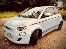 Blau Gebraucht 2021 Fiat 500e La Prima Kleinwagen | 18.500 €