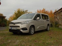 Beige Gebraucht 2021 Toyota Proace Verso City Kombi | 20.495 € (Etwas zu teuer)