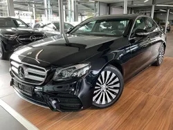 Obsidianschwarz Gebraucht 2019 Mercedes E220 AMG line Limousine | 32.799 € (Fairer Preis)