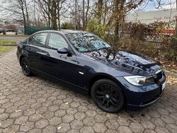 Blau Gebraucht 2008 BMW 318 Limousine | 7.500 € (Etwas zu teuer)