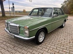 Grün Gebraucht 1973 Mercedes W114 Limousine | 19.500 €