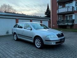 Grau Gebraucht 2007 Skoda Octavia Team Edition Limousine | 2.950 € (Fairer Preis)