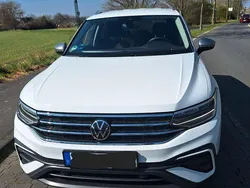 Grau Gebraucht 2022 VW Tiguan Allspace Move SUV | 32.999 € (Fairer Preis)