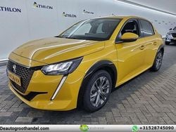 Gelb Gebraucht 2021 Peugeot e-208 Allure Kleinwagen | 11.979 € (Superpreis)