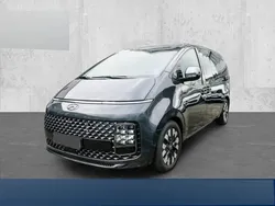 Grau Gebraucht 2022 Hyundai Staria Signature Van | 47.439 € (Etwas zu teuer)
