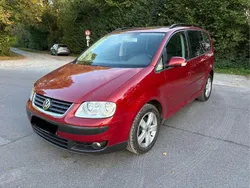 Rot Gebraucht 2006 VW Touran Highline Van / Kleinbus | 3.790 € (Etwas zu teuer)