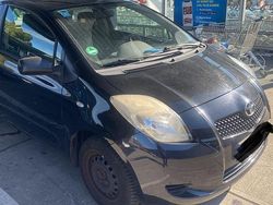 Schwarz Gebraucht 2008 Toyota Yaris Kleinwagen | 1.250 €