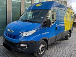 Blau Gebraucht 2018 Iveco Daily Van / Kleinbus | 10.999 € (Superpreis)