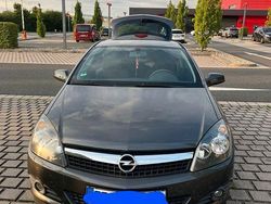 Grau Gebraucht 2009 Opel Astra GTC Selection Limousine | 2.300 € (Fairer Preis)