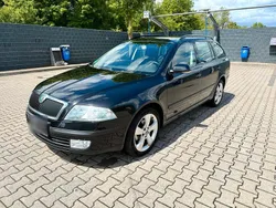 Schwarz Gebraucht 2006 Skoda Octavia Kombi | 2.100 € (Fairer Preis)