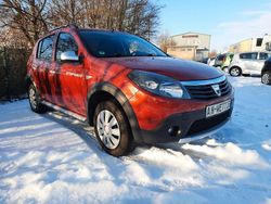 Rot Gebraucht 2012 Dacia Sandero Stepway Limousine | 5.999 € (Fairer Preis)