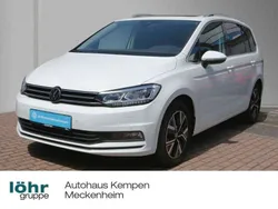 Pure white Gebraucht 2023 VW Touran Highline Van / Kleinbus | 30.450 € (Guter Preis)