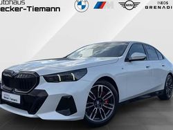 Weiß Gebraucht 2024 BMW 530 Comfort Edition Limousine | 69.910 €