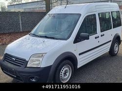 Weiß Gebraucht 2010 Ford Tourneo Connect Trend Van / Kleinbus | 5.990 € (Etwas zu teuer)
