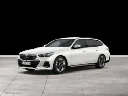 Weiß Gebraucht 2024 BMW 520 Kombi | 53.175 € (Guter Preis)