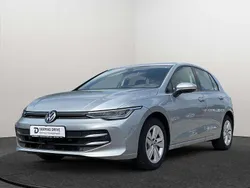 Silber Gebraucht 2024 VW Golf VIII Life Limousine | 22.990 € (Guter Preis)