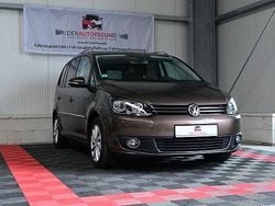 Braun Gebraucht 2011 VW Touran Highline Van / Kleinbus | 9.950 € (Fairer Preis)