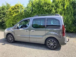 Grau Gebraucht 2014 Citroën Berlingo Van / Kleinbus | 8.890 € (Fairer Preis)
