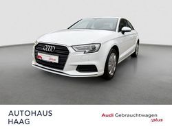 Weiß Gebraucht 2017 Audi A3 Business Limousine | 17.400 € (Etwas zu teuer)