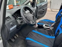 Grau Gebraucht 2007 Opel Zafira Van / Kleinbus | 1.500 € (Fairer Preis)