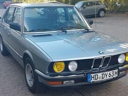 Blau Gebraucht 1985 BMW 524 Limousine | 13.900 €