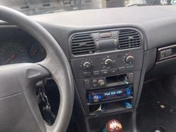 Schwarz Gebraucht 2001 Volvo V40 Kombi | 600 € (Guter Preis)