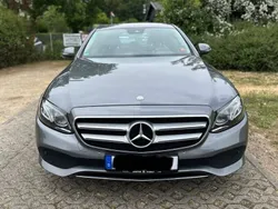 Grau Gebraucht 2016 Mercedes E220 Avantgarde Limousine | 19.990 € (Teuer)