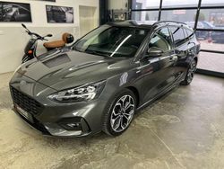 Grau Gebraucht 2019 Ford Focus ST-Line Kombi | 14.500 € (Fairer Preis)