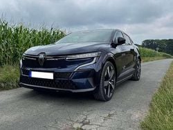 Blau Gebraucht 2022 Renault Mégane Techno Limousine | 23.499 € (Guter Preis)