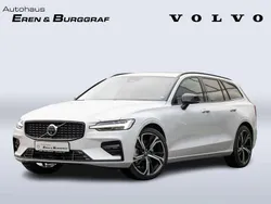 Crystal white pearl / metallic Neu 2025 Volvo V60 Plus Kombi | 54.890 € (Etwas zu teuer)