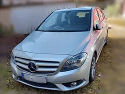 Silber Gebraucht 2014 Mercedes B180 Van / Kleinbus | 10.600 € (Superpreis)