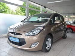 Braun Gebraucht 2015 Hyundai ix20 Edition Van / Kleinbus | 9.490 € (Fairer Preis)