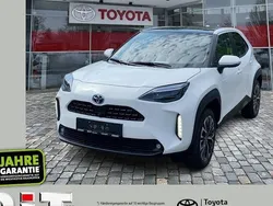 Weiß Gebraucht 2022 Toyota Yaris Cross Elegant SUV | 23.990 € (Fairer Preis)
