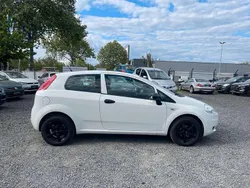 Colore esterno (bianco divino) Gebraucht 2011 Fiat Grande Punto Basis Kleinwagen | 3.500 € (Etwas zu teuer)