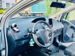 Silber Gebraucht 2008 Toyota Yaris Kleinwagen | 3.500 € (Fairer Preis)